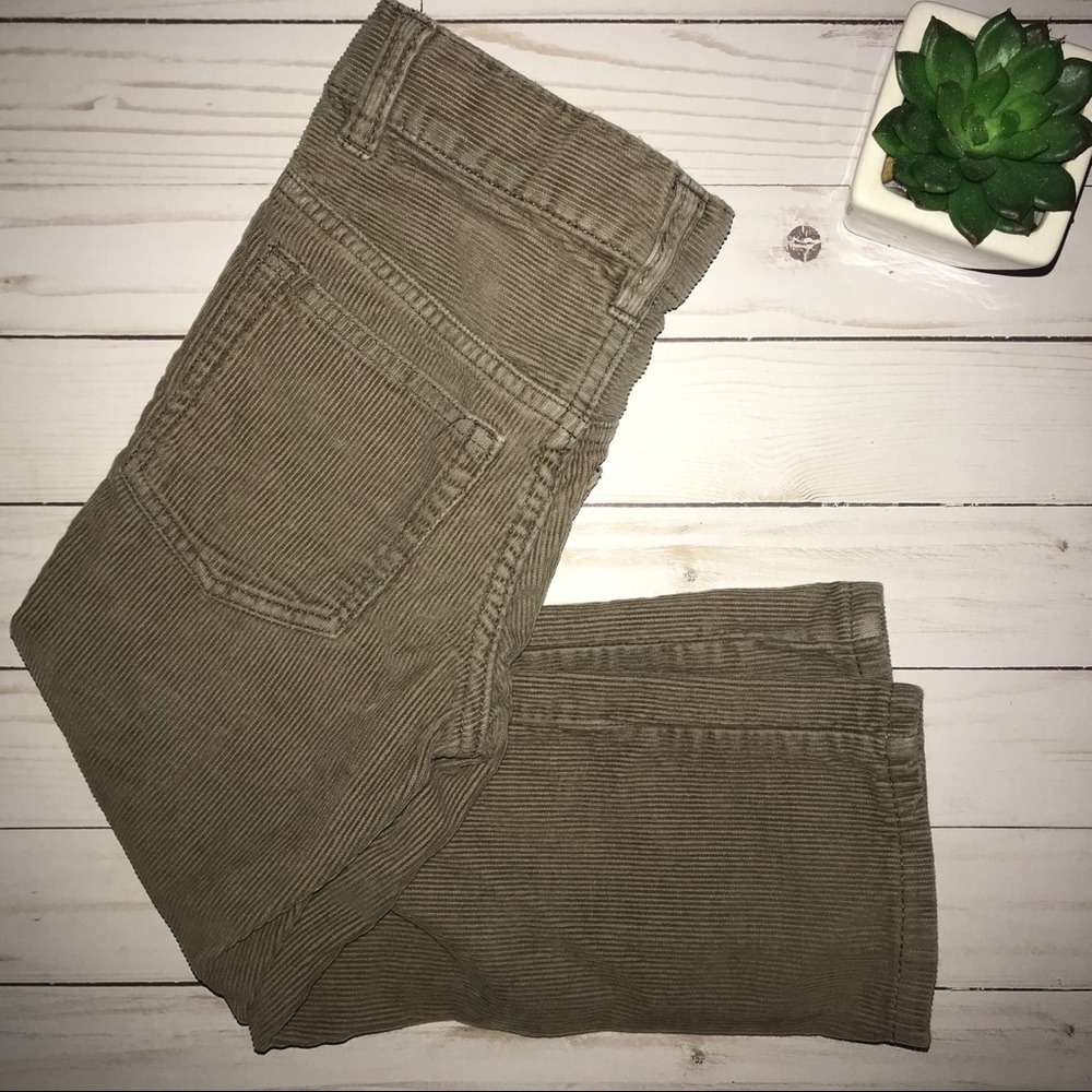 ⭐️ Baby Gap Size 4 tan color Corduroy Pants